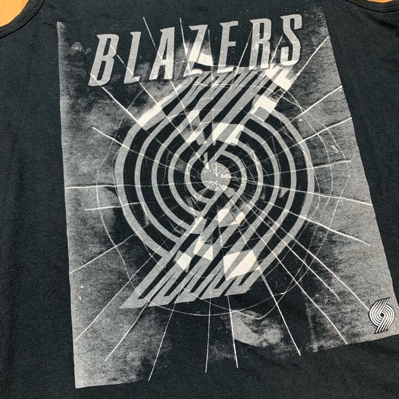 NBA Portland Trail Blazers Black Gray Logo Tank Top Size Large Cotton Blend - Picture 2 of 4